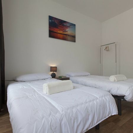 Guest House First Floor Lagos Exterior foto
